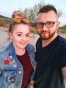 Jak się okazało leżeliśmy razem w brzuchach naszych mam na tej samej sali, by 16 lat później się poznać i tak już zostać razem nieprzerwanie od 11 lat, nasze wspomnienia z młodości są wspólne, nie mamy chwil które chcielibyśmy zapomnieć bo wszystko dotyczy tylko nas. Nasze marzenie to się wspólnie zestarzeć by spacerować za rękę w podeszłym wieku jak pary które podziwiamy, ledwo poruszające się ale wspomagające wzajemnie. 
Łukasz