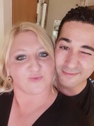 Dla mojej Ani!
Żono wspaniała, Aniu kochana,
zawsze wesoła, zawsze roześmiana.
To właśnie Ty jedyna rozpaliłaś we mnie miłości iskierkę, 
i na zawsze zdobyłaś mnie i moje serce.
Kocham Cię szczerze i kocham oddanie,
I obiecuję, że już na zawsze tak zostanie.
Alex