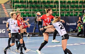 Start powalczył z mistrzyniami Polski
