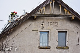 Pożar poddasza ponad 100-letniej kamienicy Pożar poddasza ponad 100-letniej kamienicy