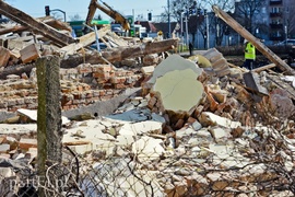 Burzą, by postawić market Burzą, by postawić market