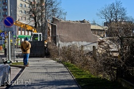 Burzą, by postawić market