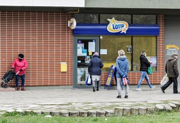 Nowe obostrzenia. \"W Elblągu spokojnie, tylko ludzie jakby smutniejsi\"