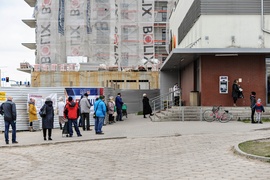 Nowe obostrzenia. \"W Elblągu spokojnie, tylko ludzie jakby smutniejsi\"