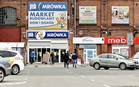 Nowe obostrzenia. \"W Elblągu spokojnie, tylko ludzie jakby smutniejsi\"