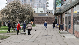 Nowe obostrzenia. \"W Elblągu spokojnie, tylko ludzie jakby smutniejsi\"