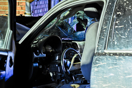 Kierowca jeepa uderzył w dom w Borzynowie