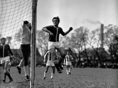 Elbląska piłka nożna z lat 70. na zdjęciach Czesława Misiuka