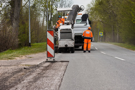 Odnawiają nawierzchnię na Królewieckiej