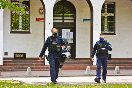 Alarm bombowy w Urzędzie Skarbowym w Elblągu zdjęcie nr 223689
