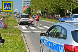 Potrącenie rowerzystki na przejściu dla pieszych