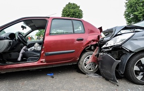 Kraksa sześciu aut przy targowisku