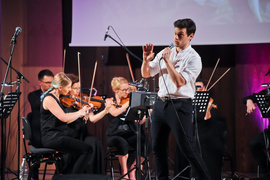 „Czy powtórzysz te melodie, co z gór płyną…” EOK i muzyka Disneya