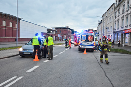 8-latka wbiegła na ruszające auto