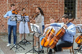 Orkiestra wyszła do ludzi