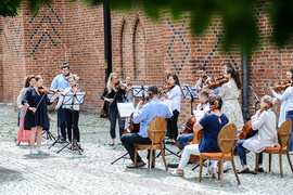 Orkiestra wyszła do ludzi