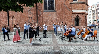 Orkiestra wyszła do ludzi