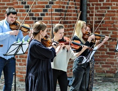 Orkiestra wyszła do ludzi