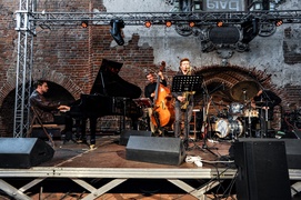 Jazzbląg ponadwirusowy