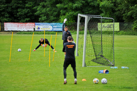 Pomarańczowo-czarny początek sezonu