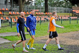 Pomarańczowo-czarny początek sezonu