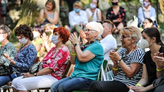 Oskarowo przy stoliku Oskarowo przy stoliku