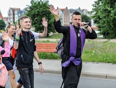 \"Prosimy o to, żeby pandemia się skończyła\". Ruszyła elbląska piesza pielgrzymka