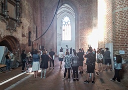 Między rozkoszą a terrorem