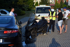 39-latek nie zapanował nad trójkołowcem i uderzył w auto