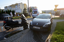 39-latek nie zapanował nad trójkołowcem i uderzył w auto