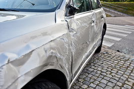 Zderzenie nissana z audi pod szkołą muzyczną