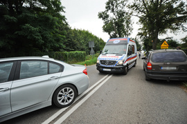Zderzenie trzech pojazdów na ul. Królewieckiej, sprawca bez uprawnień i pijany zdjęcie nr 228484