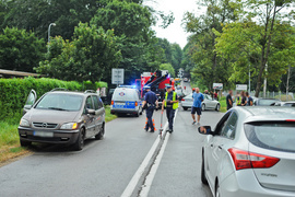 Zderzenie trzech pojazdów na ul. Królewieckiej, sprawca bez uprawnień i pijany zdjęcie nr 228497
