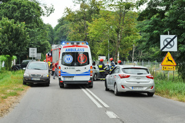 Zderzenie trzech pojazdów na ul. Królewieckiej, sprawca bez uprawnień i pijany zdjęcie nr 228483