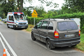 Zderzenie trzech pojazdów na ul. Królewieckiej, sprawca bez uprawnień i pijany zdjęcie nr 228492