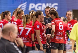 Start przegrał z mistrzyniami Polski