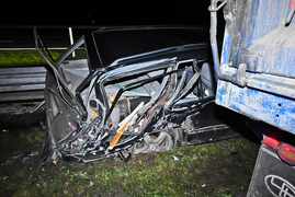 Zderzenie ciężarówki z mercedesem na trasie S7