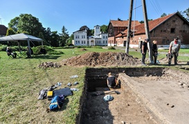 Archeologiczny dzień otwarty. Jak przebiegają prace w Janowie?