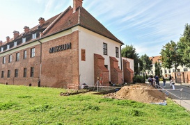Archeologiczne odkrycie przy muzeum. Naukowcy odnaleźli fragmenty średniowiecznej baszty