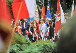 \"Mimo brutalnych represji zachowali polskość\"