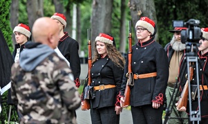 \"Mimo brutalnych represji zachowali polskość\"