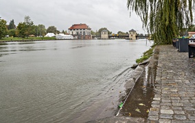 W rzece Elbląg poziom wody przekroczył stan ostrzegawczy  (aktualizacja) 
