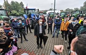 Rolniczy protest w Elblągu. \"Nie\" dla \"piątki Kaczyńskiego\"