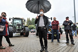 Rolniczy protest w Elblągu. \"Nie\" dla \"piątki Kaczyńskiego\"