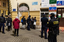 #Piekłokobiet. Policjanci utrudniali protestowanie