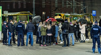 #Piekłokobiet. Policjanci utrudniali protestowanie
