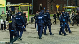 #Piekłokobiet. Policjanci utrudniali protestowanie