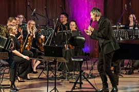 Do tanga trzeba czasem więcej niż dwojga