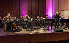 Do tanga trzeba czasem więcej niż dwojga