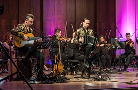 Do tanga trzeba czasem więcej niż dwojga